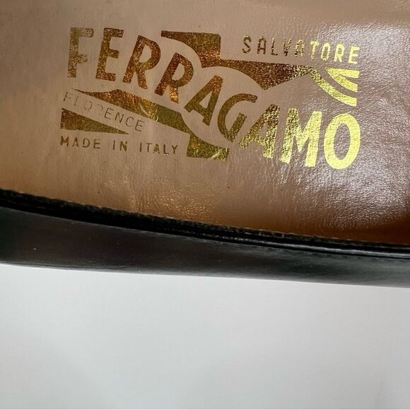 SALVATORE FERRAGAMO Vintage Black Leather Slip-on Pumps Size 8.5 AA = Narrow Fit - Picture 10 of 12